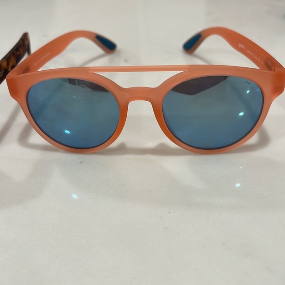Artifacts not feelings sunglasses Goodr great condition 2 for 1 - Picture 3 of 3